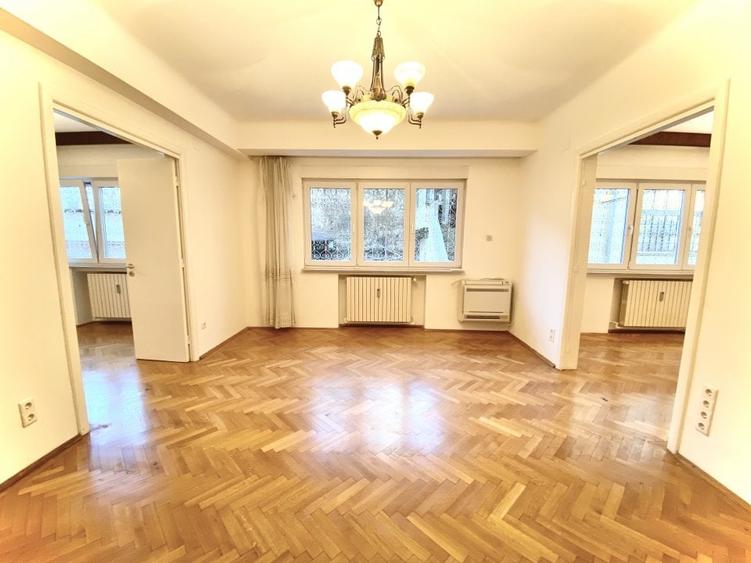 Apartament cu 3 camere semidecomandat, mobilat în Universitate