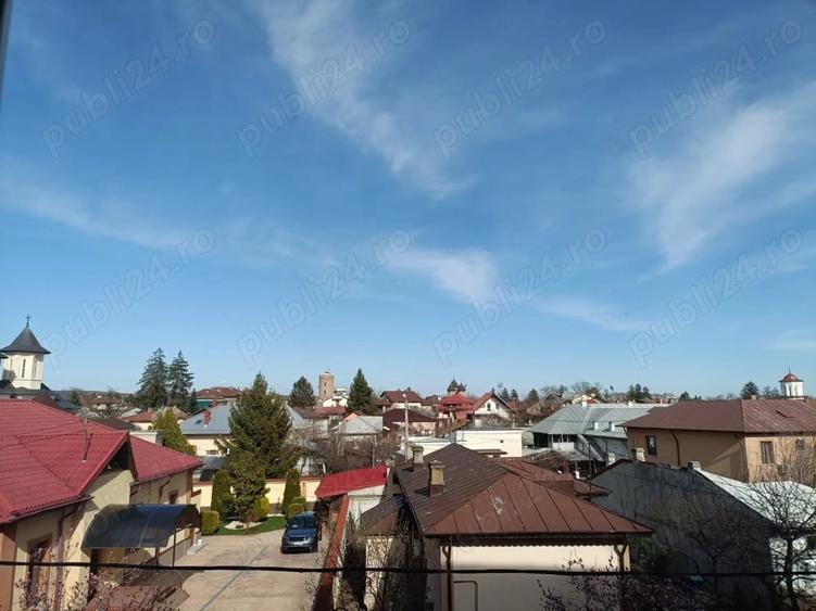 Apartament cu 4 camere decomandat în Central