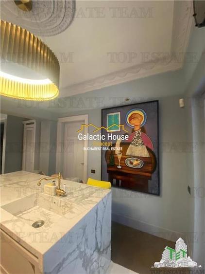 Casă cu 7 camere cu Teren 220 Mp în Central