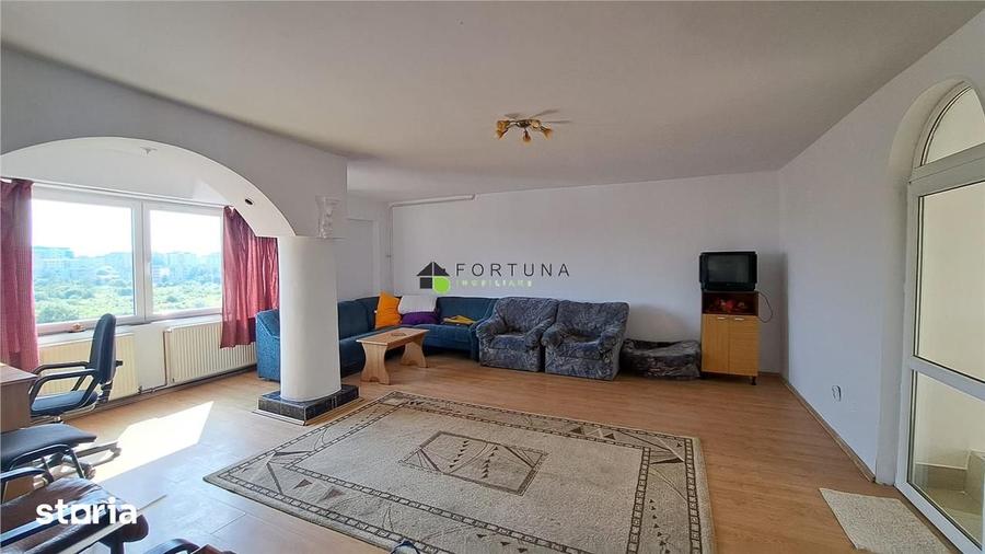 Apartament cu 4 camere în Centrul Civic