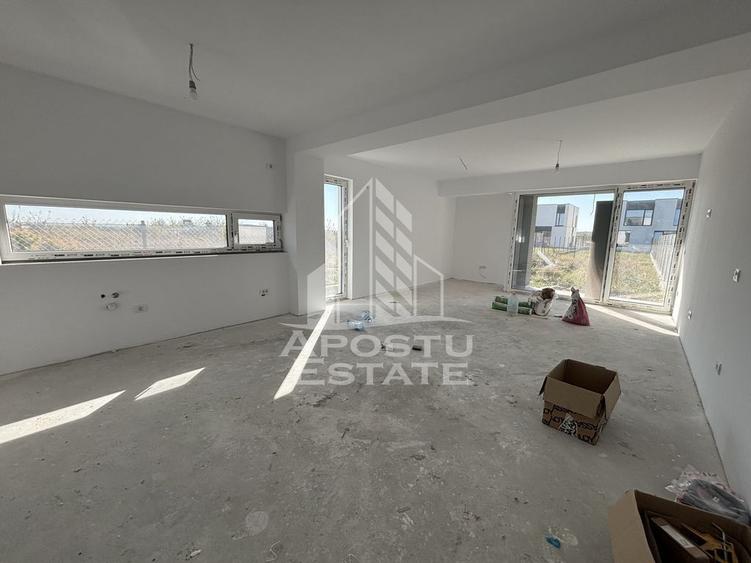 Casă cu 4 camere cu Teren 330 Mp în Giarmata