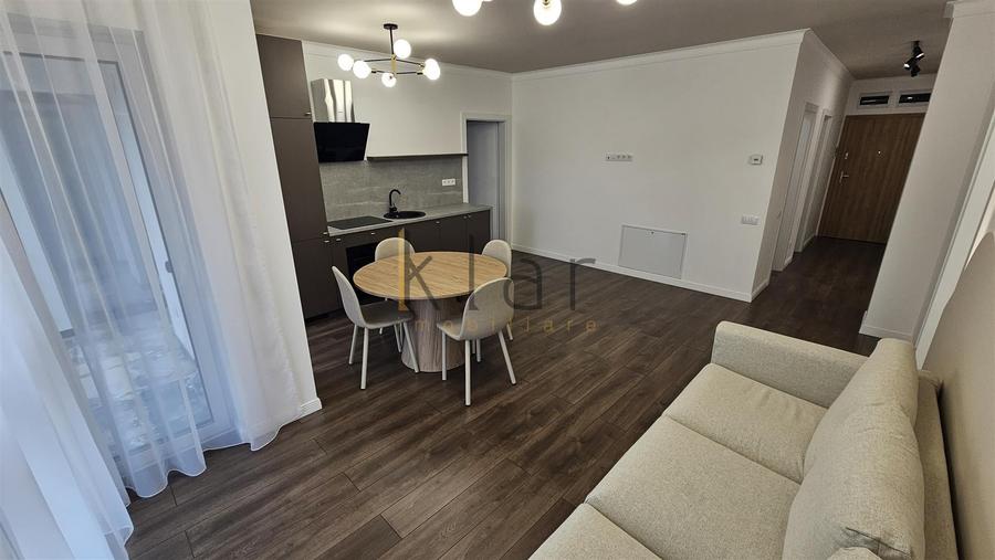 Apartament cu 3 camere semidecomandat, mobilat în Florești