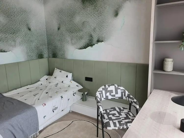 Apartament cu 3 camere decomandat în Titan