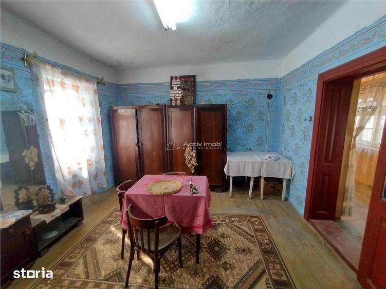 Casă cu 7 camere cu Teren 546 Mp în Socol