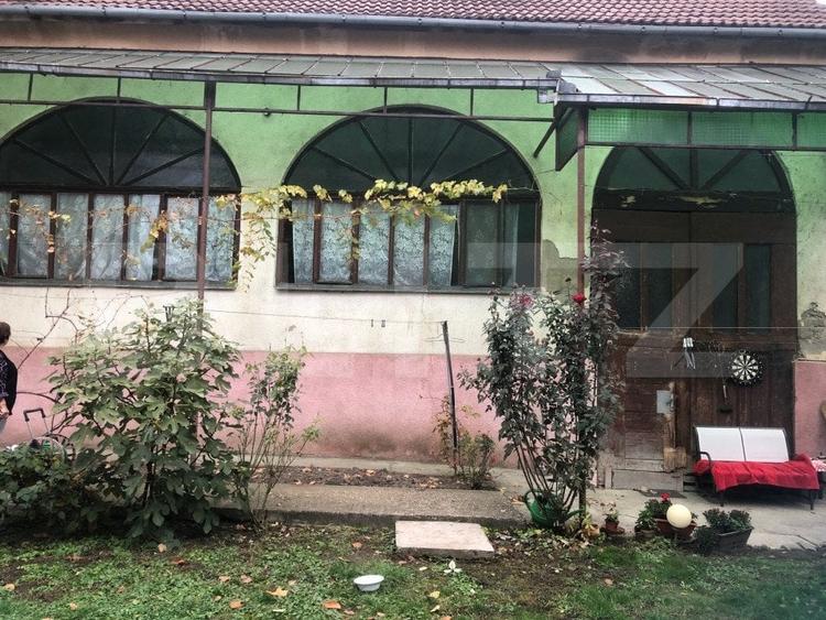 Casă individuală cu 4 camere cu Canalizare în Central