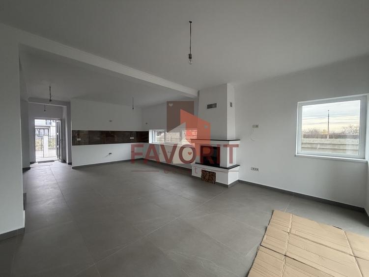 Duplex cu 4 camere cu Canalizare în Becicherecu Mic