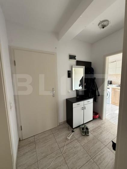 Apartament cu 2 camere decomandat, mobilat în Tractorul