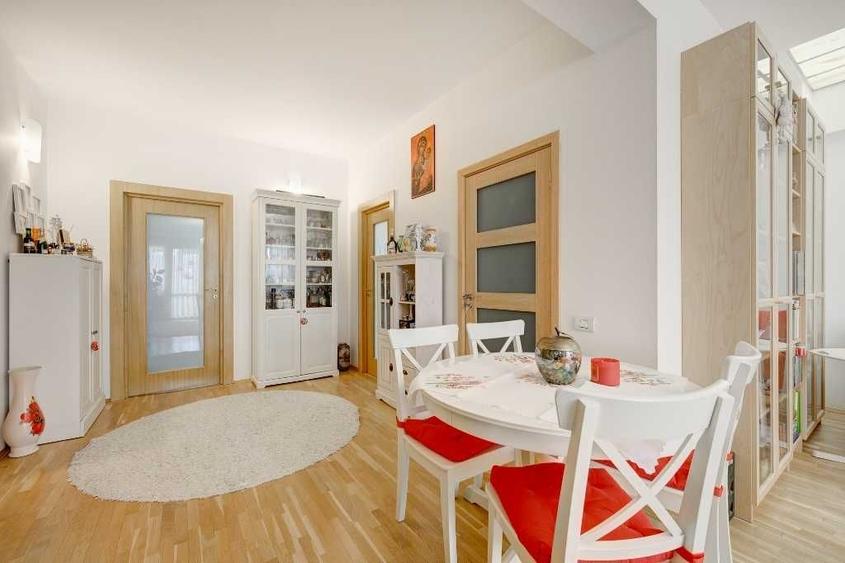 Apartament cu 4 camere decomandat în Floreasca