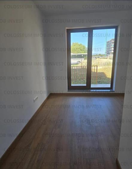 Apartament cu 2 camere decomandat în Tractorul