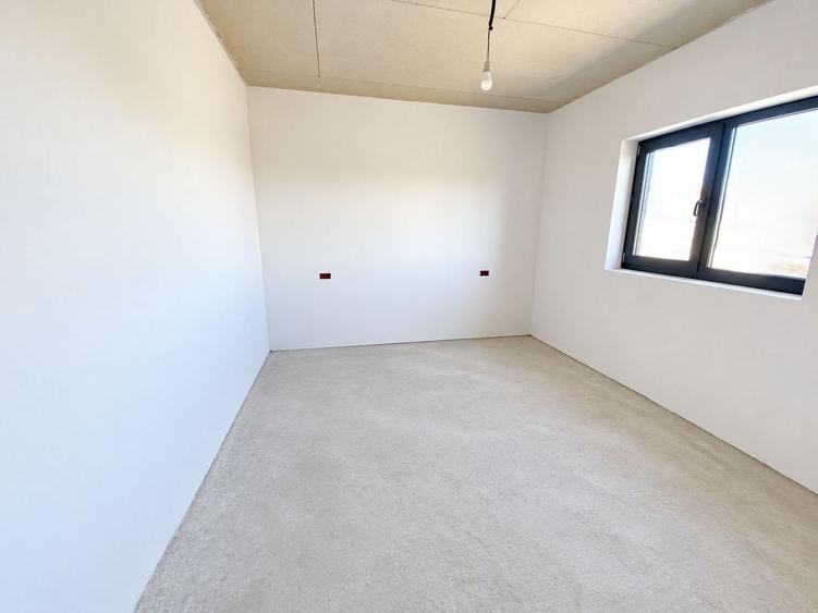 Duplex cu 4 camere cu Canalizare în Săcălaz