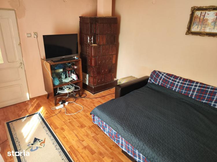 Casă cu 4 camere cu Teren 817 Mp în Gura Vadului