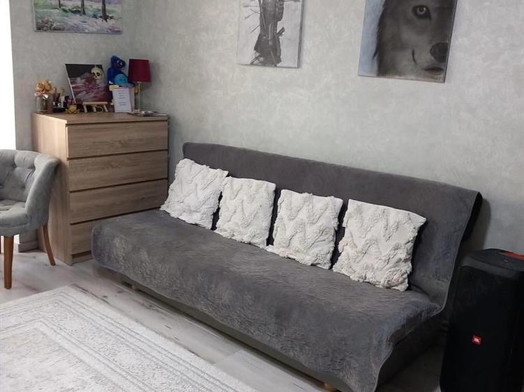 Apartament 3 camere, decomandat, - - 6