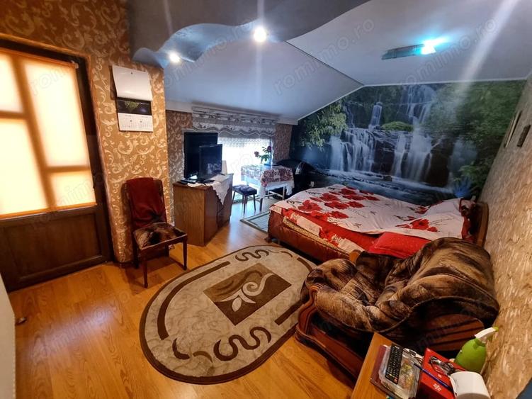 Casă cu 5 camere cu Teren 544 Mp în Agigea