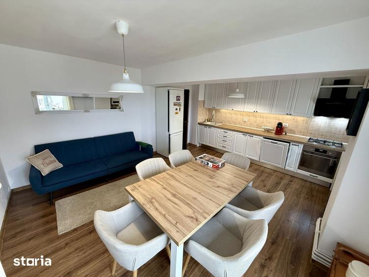 Apartament cu 3 camere decomandat în Micro 12