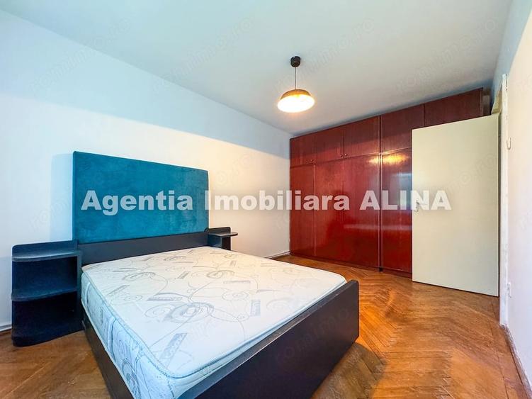 Apartament cu 4 camere decomandat în Progresul