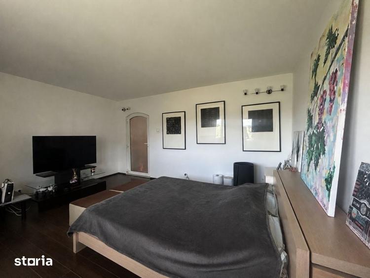 Apartament cu 4 camere decomandat în Plopilor