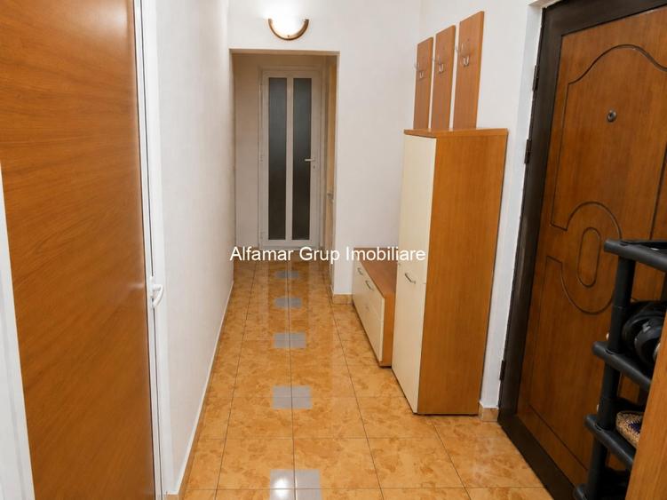 Apartament cu 4 camere în Berceni