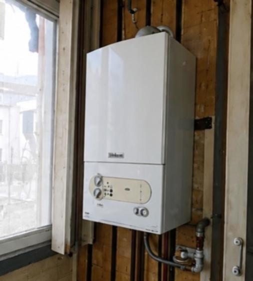 Apartament cu 3 camere decomandat în Centrul Civic