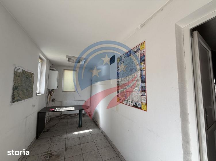 Casă cu 8 camere cu Teren 453 Mp în Central