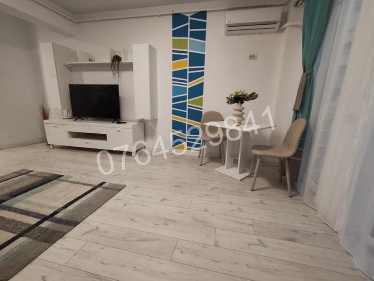 Apt. 2 cam. Central Address, bloc 2022 zona 13 Septembrie,Str. Nasaud - 1