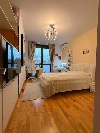 Apartament cu 4 camere decomandat, mobilat în Exterior Vest