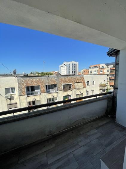 Apartament cu 2 camere semidecomandat, mobilat în Central