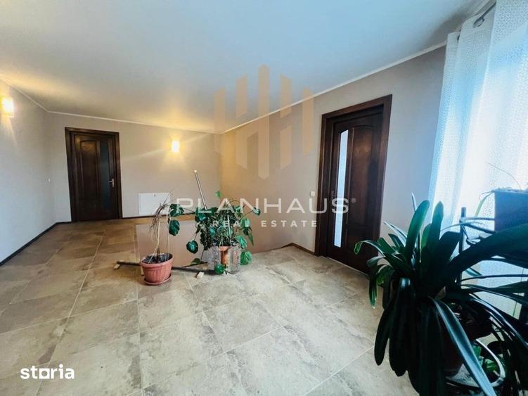 Casă cu 5 camere cu Teren 1000 Mp în Recea