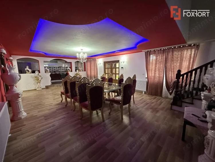 Casă cu 12 camere cu Teren 1560 Mp în Bucovăț (Remetea Mare)
