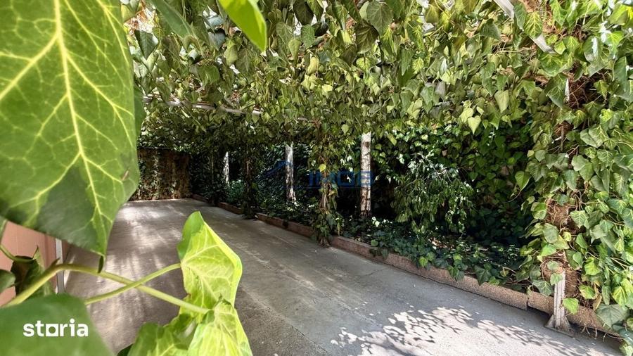 Casă cu 5 camere cu Teren 499 Mp în Domenii