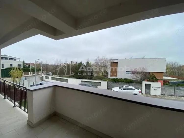 Apartament cu 3 camere decomandat în Dămăroaia