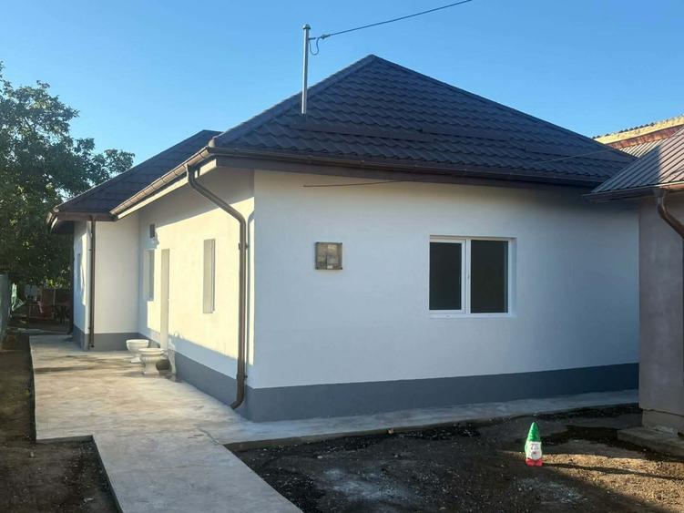 Casă cu 3 camere în Vadu Pașii