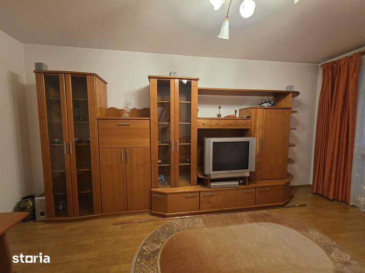 Apartament cu 3 camere decomandat în Drumul Taberei