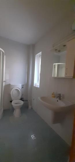 Apartament cu 3 camere decomandat în Lunei