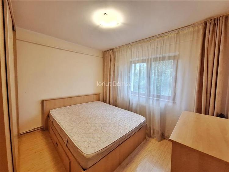 Apartament 3 camere decomandate, zona Neagoe Voda