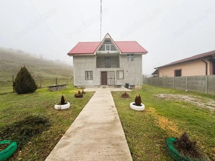 Casă cu 3 camere cu Teren 500 Mp în Central