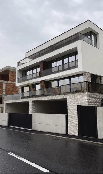 Duplex cu 6 camere cu Canalizare în Europa