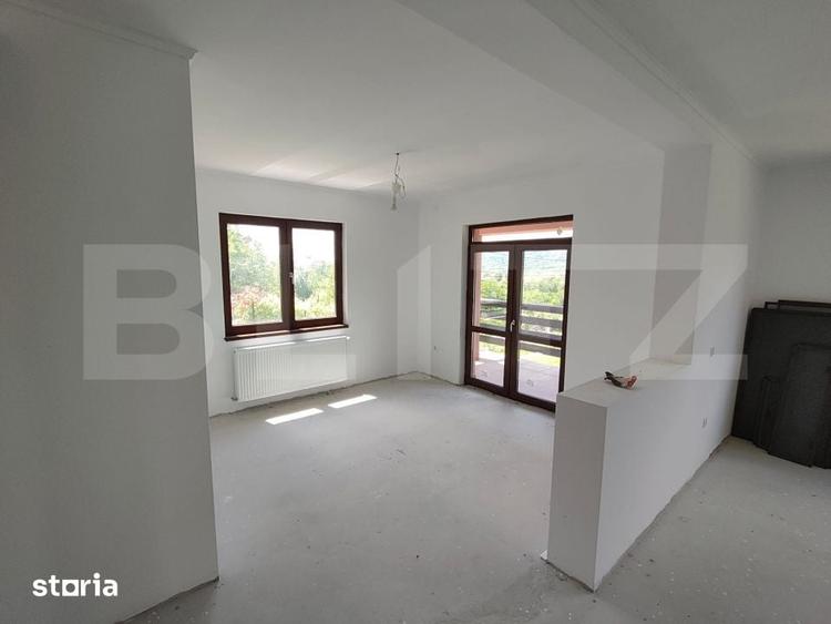 Casă cu 6 camere cu Teren 784 Mp în Central