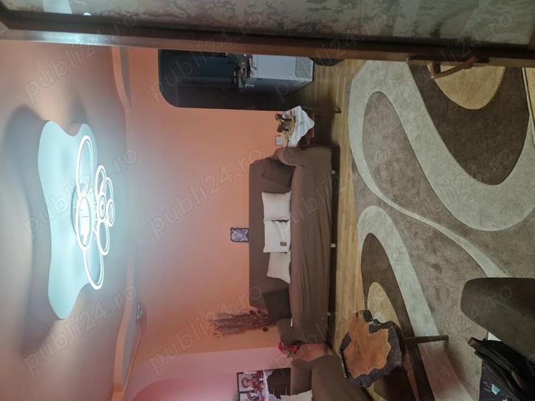 Apartament cu 3 camere semidecomandat în Central