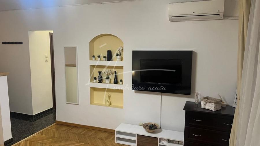 Apartament cu 2 camere semidecomandat, mobilat în Sala Palatului