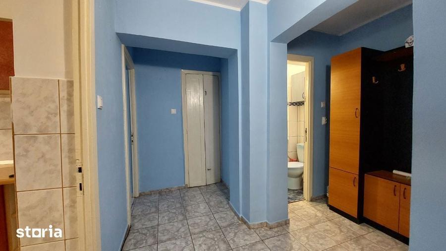 Apartament cu 2 camere decomandat în Micro 17