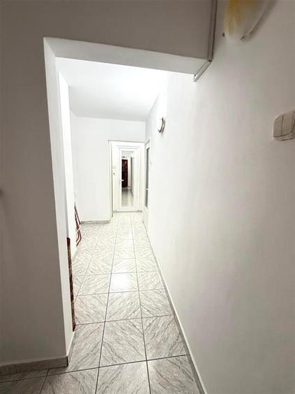 Apartament cu 3 camere decomandat în Nufărul