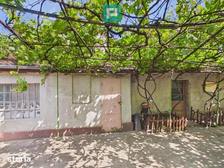 Casă cu 3 camere cu Teren 940 Mp în Central