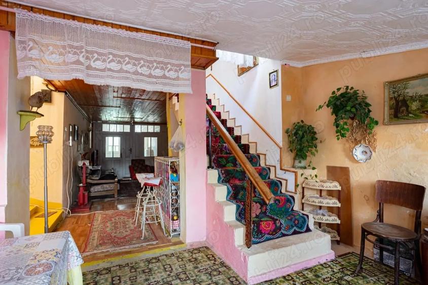 Casă cu 6 camere cu Teren 600 Mp în Ultracentral