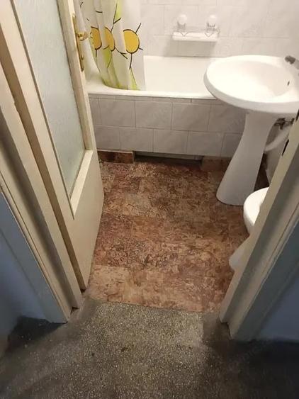 Apartament cu 4 camere semidecomandat în Complex Studențesc