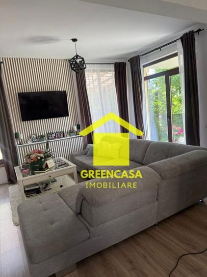 Duplex cu 4 camere cu Canalizare în Florești