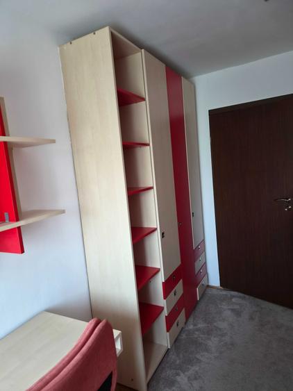 Apartament cu 4 camere decomandat în Complex Studențesc