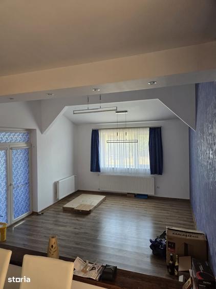 Casă cu 4 camere cu Teren 600 Mp în Dumbrăvița