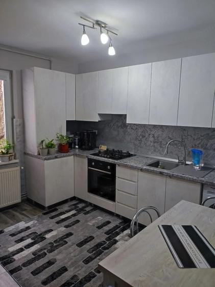 Apartament cu 2 camere decomandat în Tudor