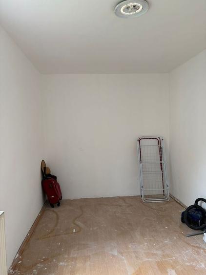 Apartament cu 3 camere semidecomandat în Dâmbu Pietros