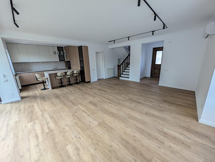 Duplex cu 5 camere cu Canalizare în Otopeni